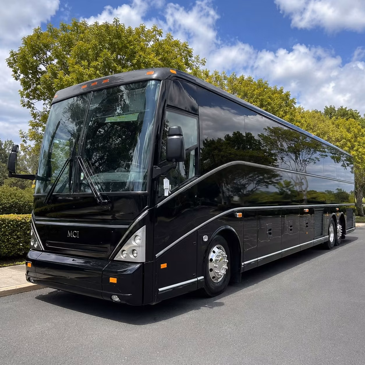 airport shuttle services for corporate groups flying through the bay area